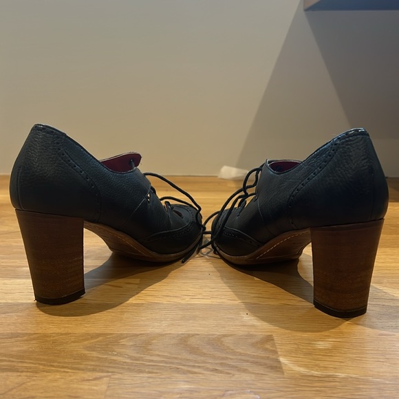 TO & CO laced leather heels (size 38.5) - Picture 3 of 11